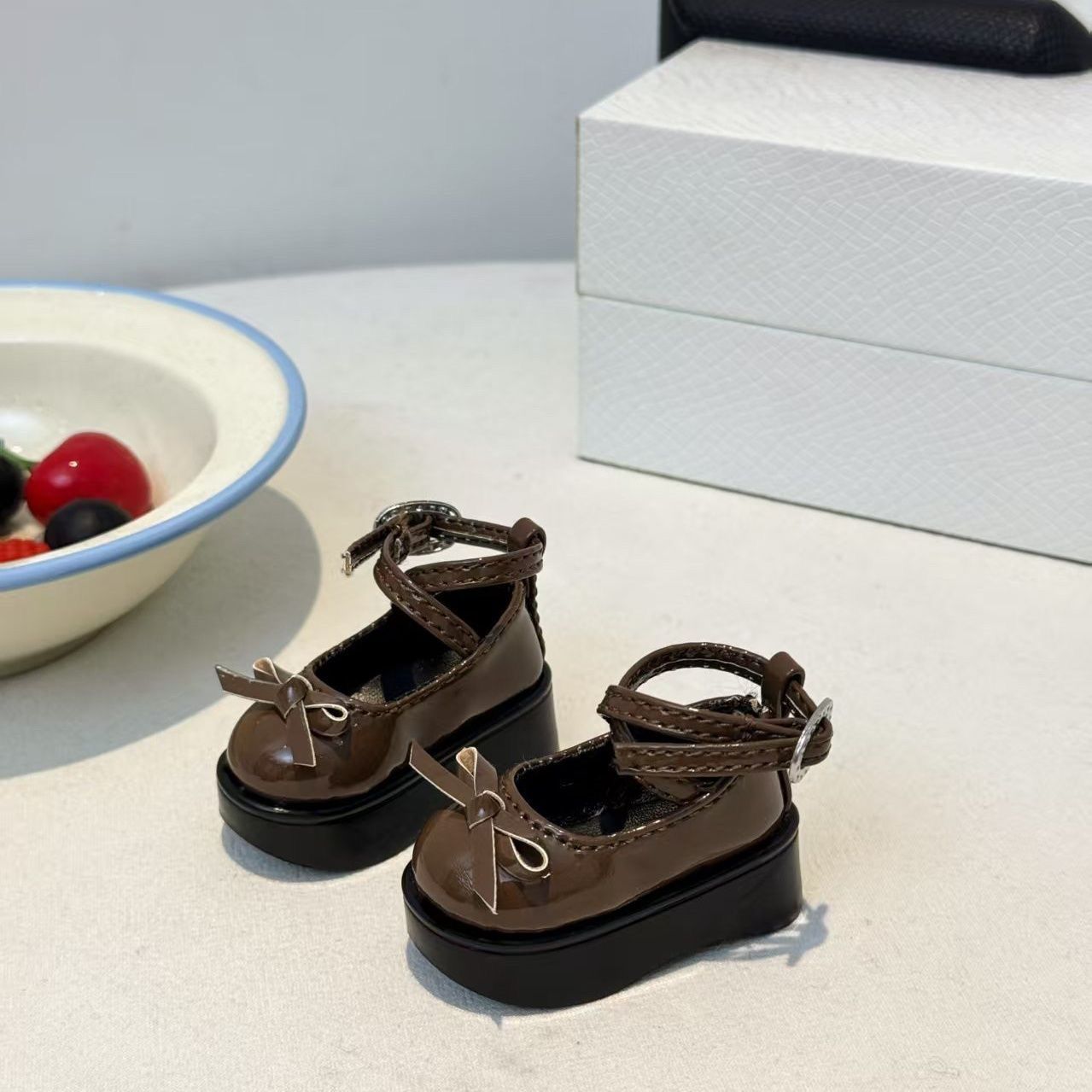 Vintage Collectible And Vintage Dolls - Scarpe da bambola con plateau e